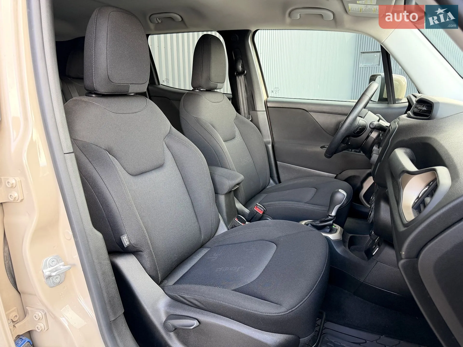 2016 Jeep Renegade - мініатюра 13