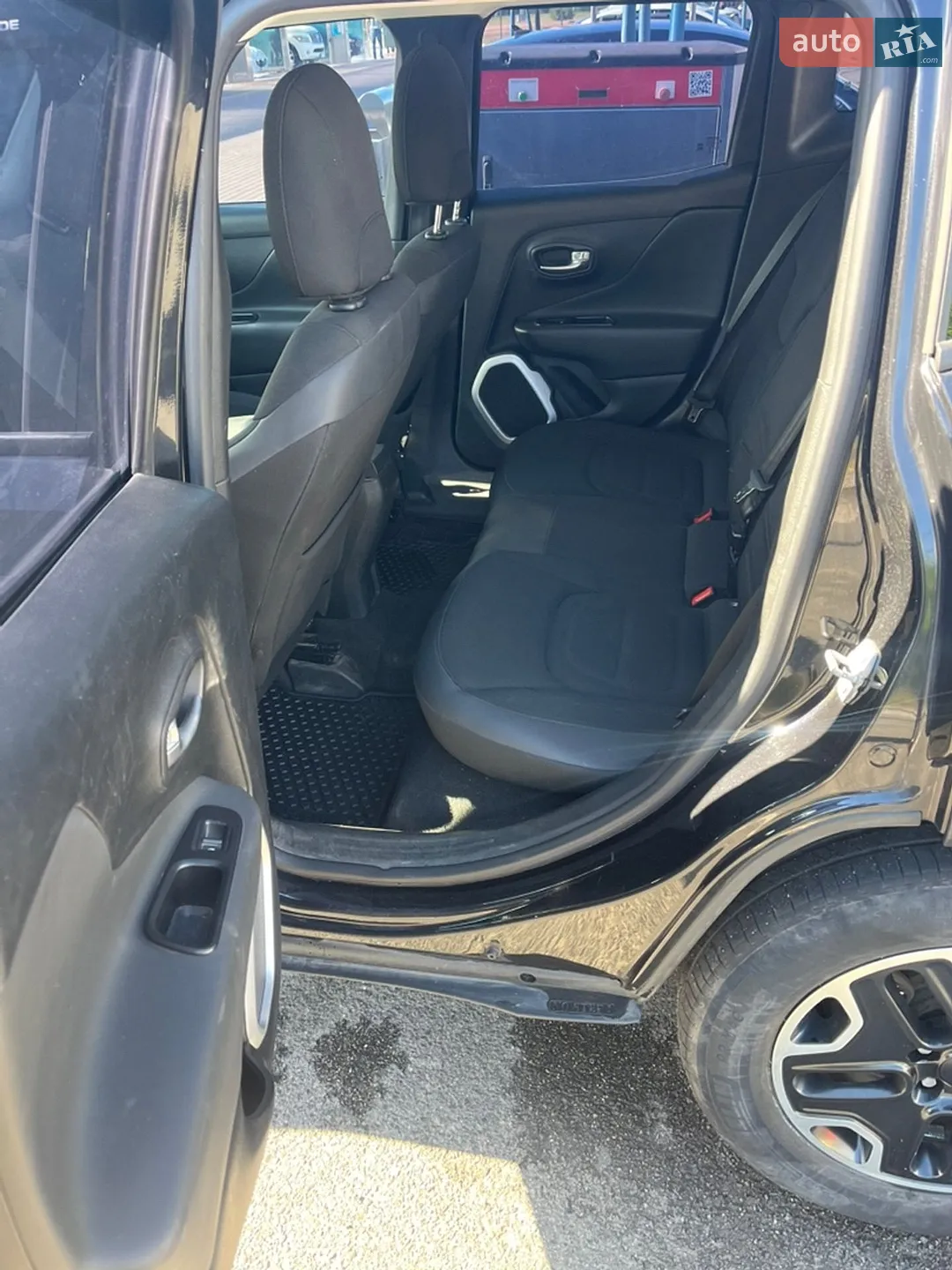 2016 Jeep Renegade - мініатюра 12