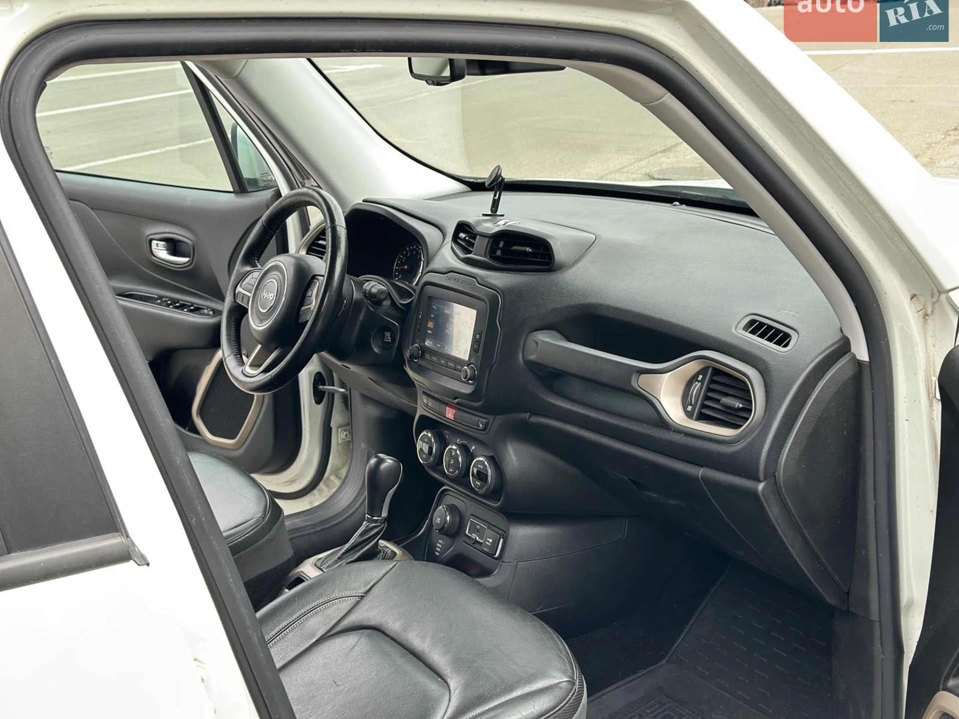 2015 Jeep Renegade - мініатюра 16
