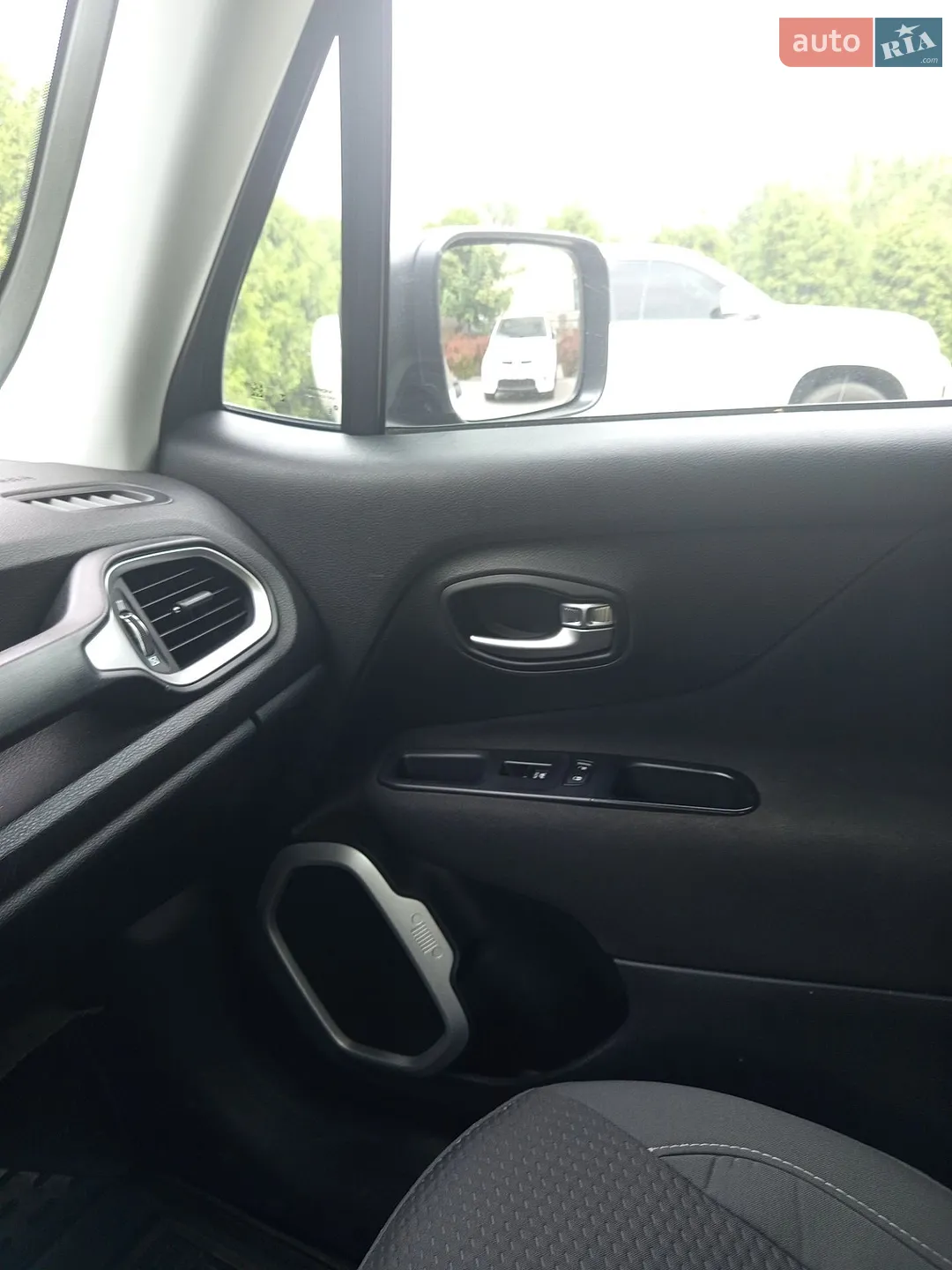 2018 Jeep Renegade - мініатюра 2