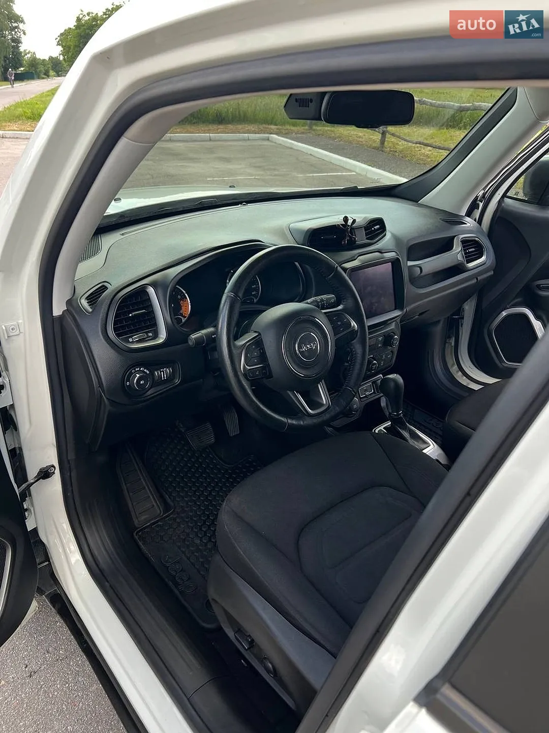 2022 Jeep Renegade - мініатюра 12
