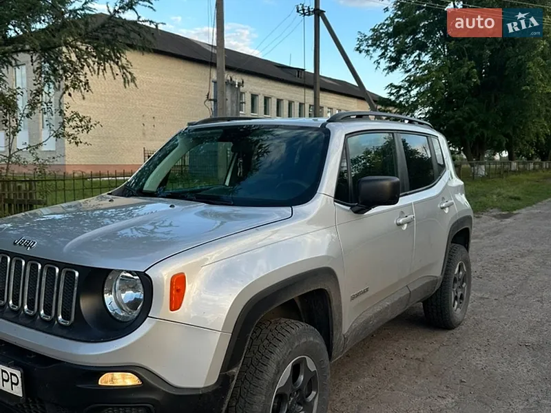 Jeep Renegade 2018 VIN ZACCJBAB1JPH71262 фото оголошення 2 з 37