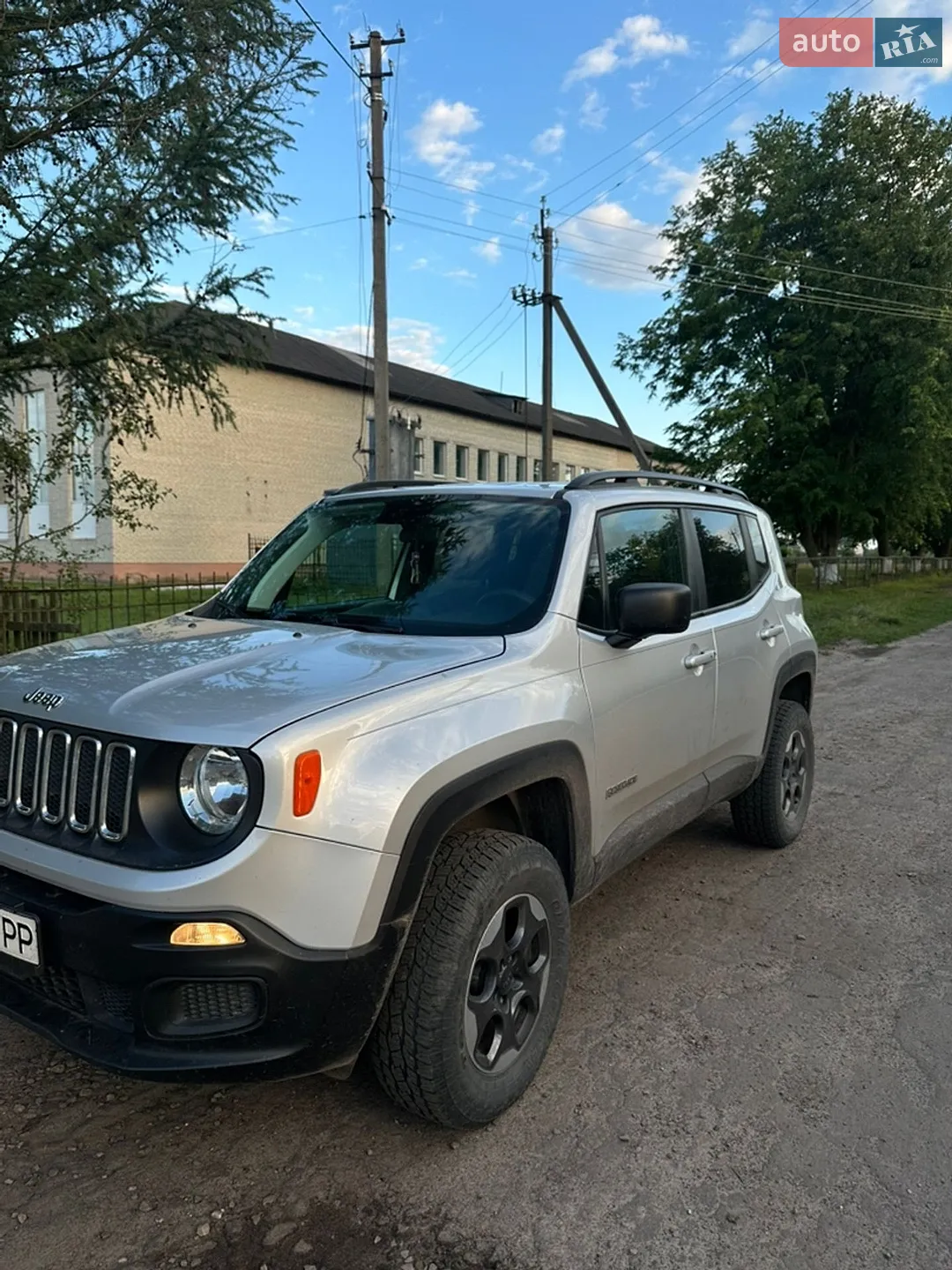 Jeep Renegade 2018 VIN ZACCJBAB1JPH71262 фото оголошення 2 з 16