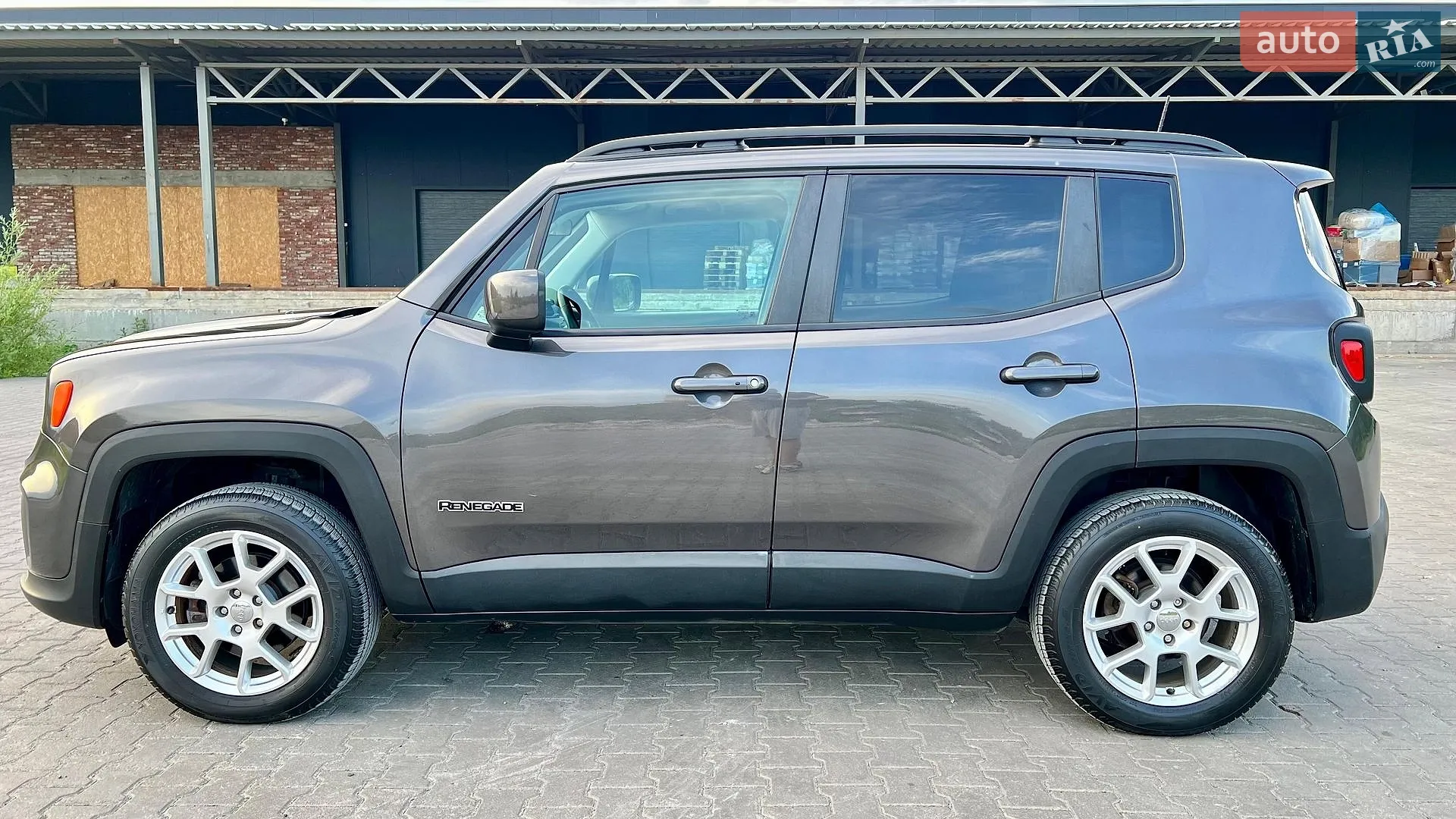 2020 Jeep Renegade - мініатюра 12