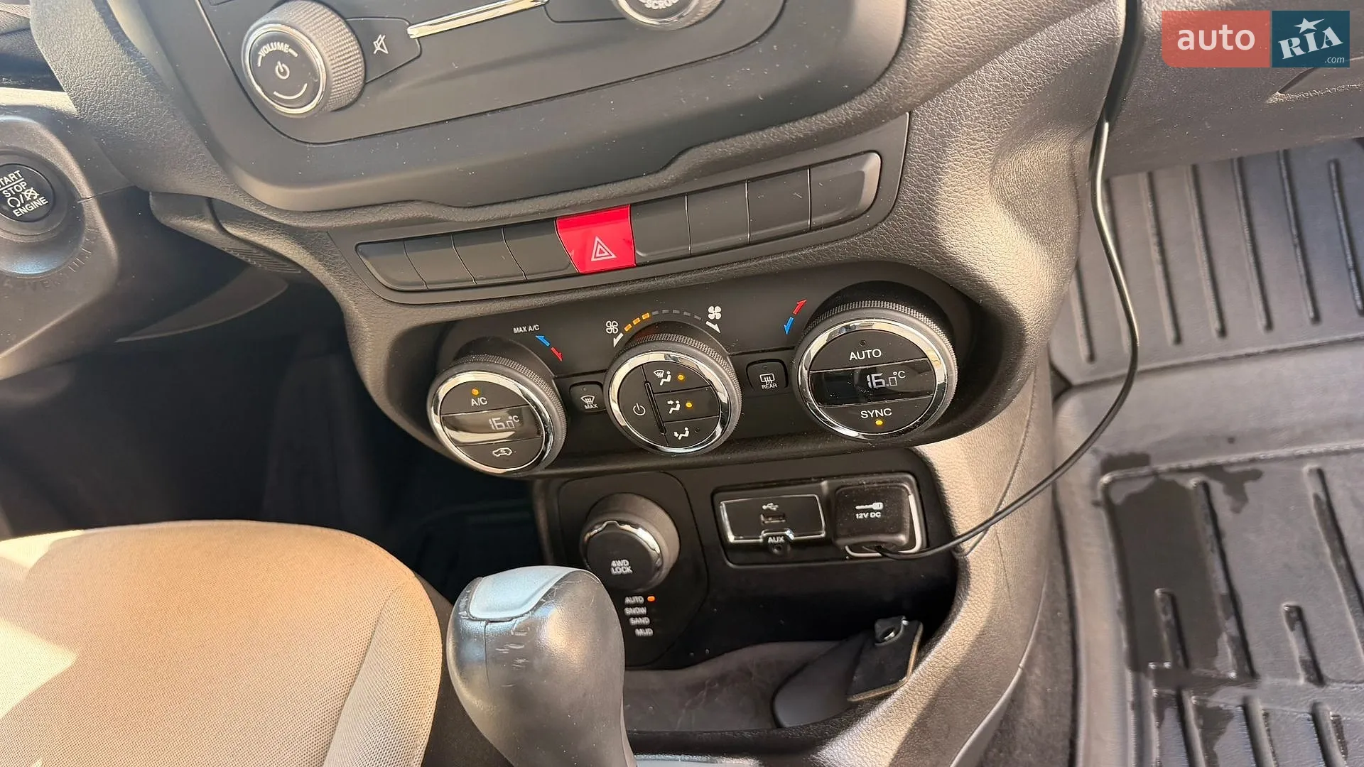 2015 Jeep Renegade - мініатюра 13
