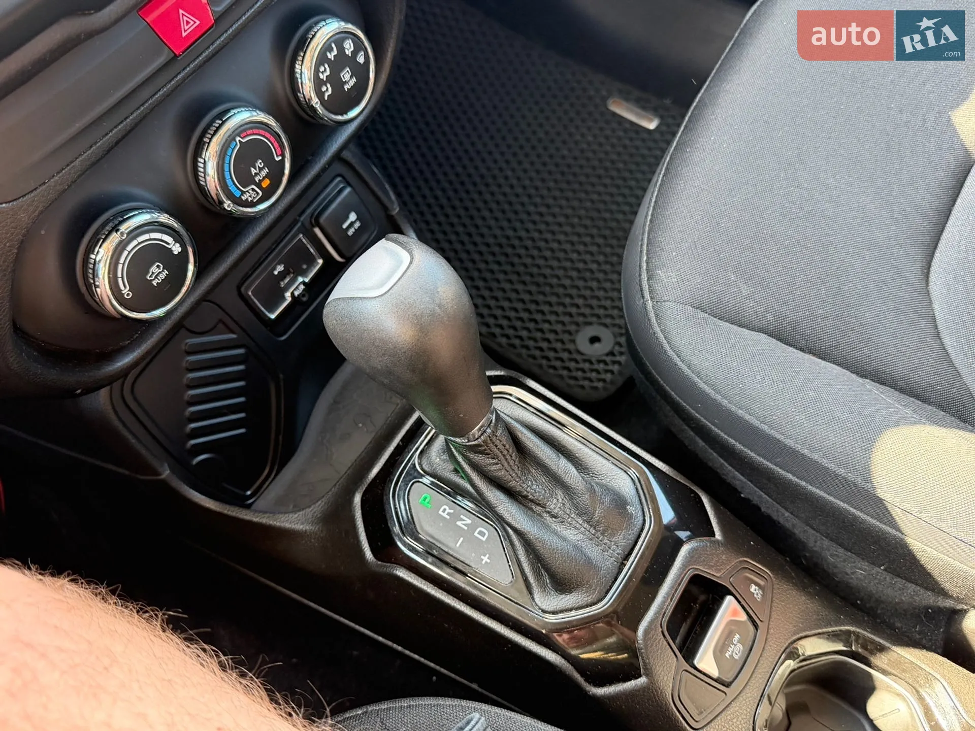 2017 Jeep Renegade - мініатюра 20