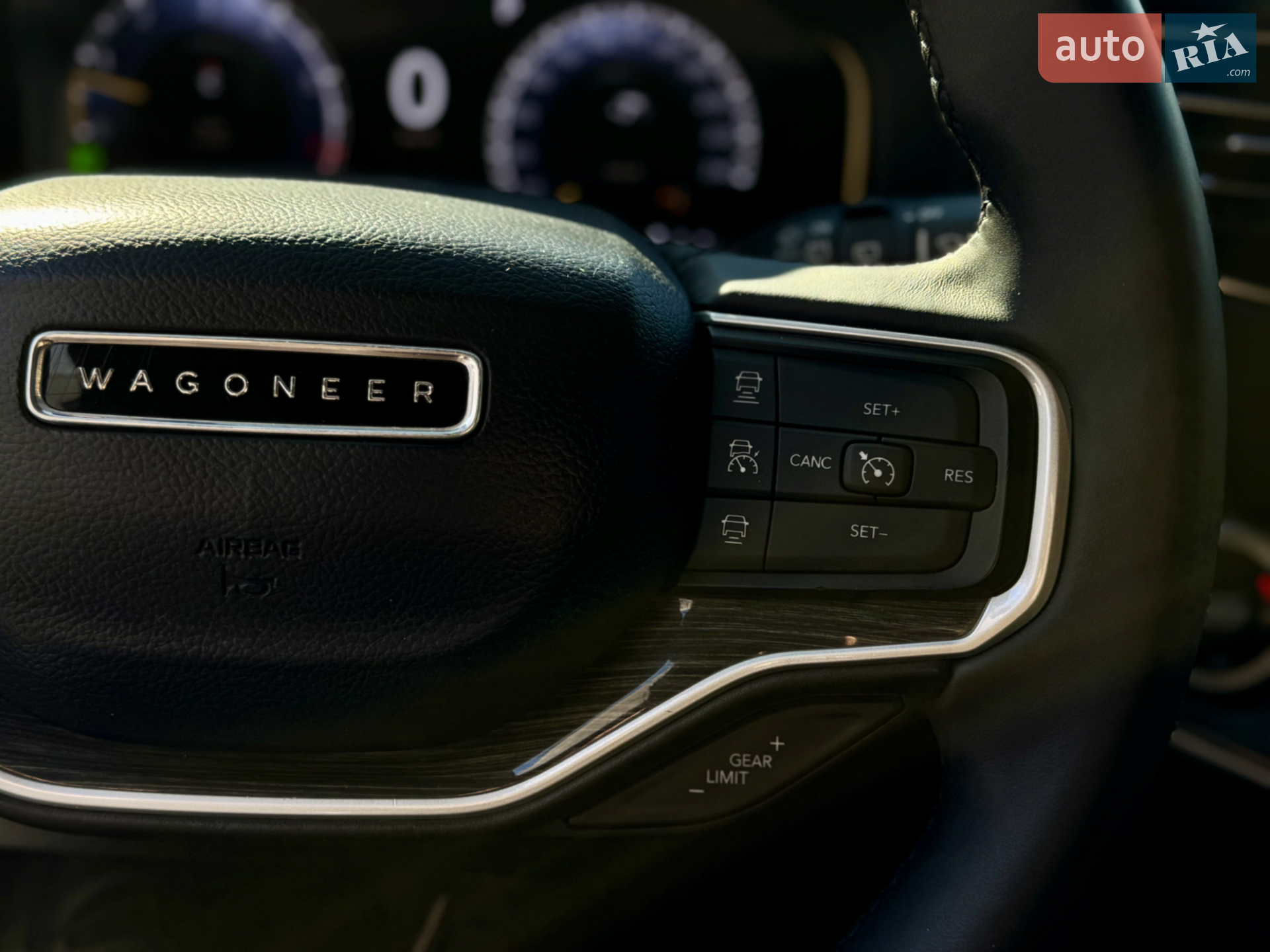 2022 Jeep Grand Wagoneer - мініатюра 25