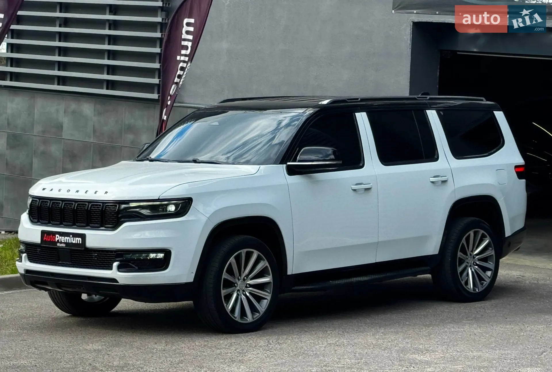 2022 Jeep Grand Wagoneer - мініатюра 3