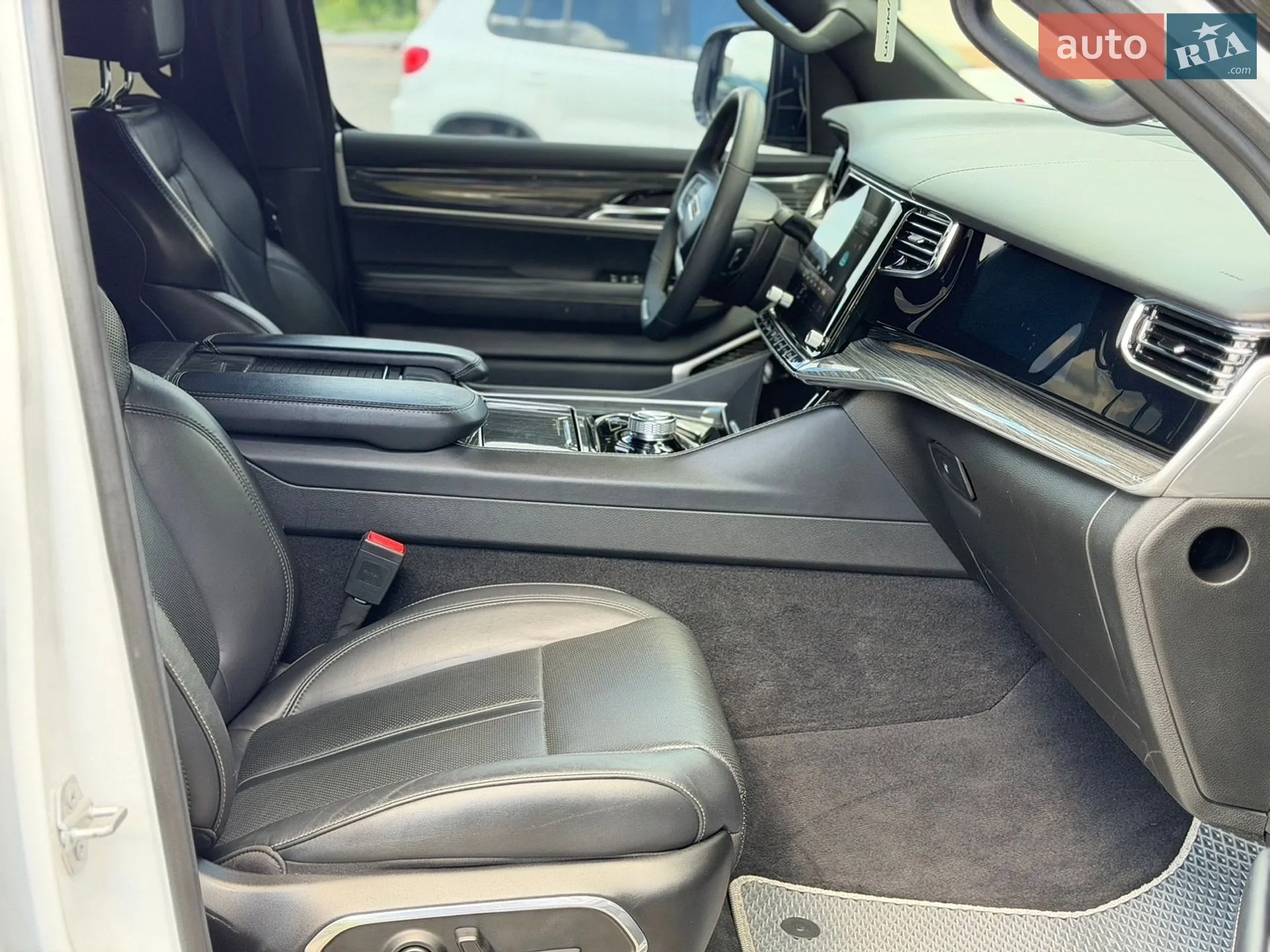 2021 Jeep Grand Wagoneer - мініатюра 42