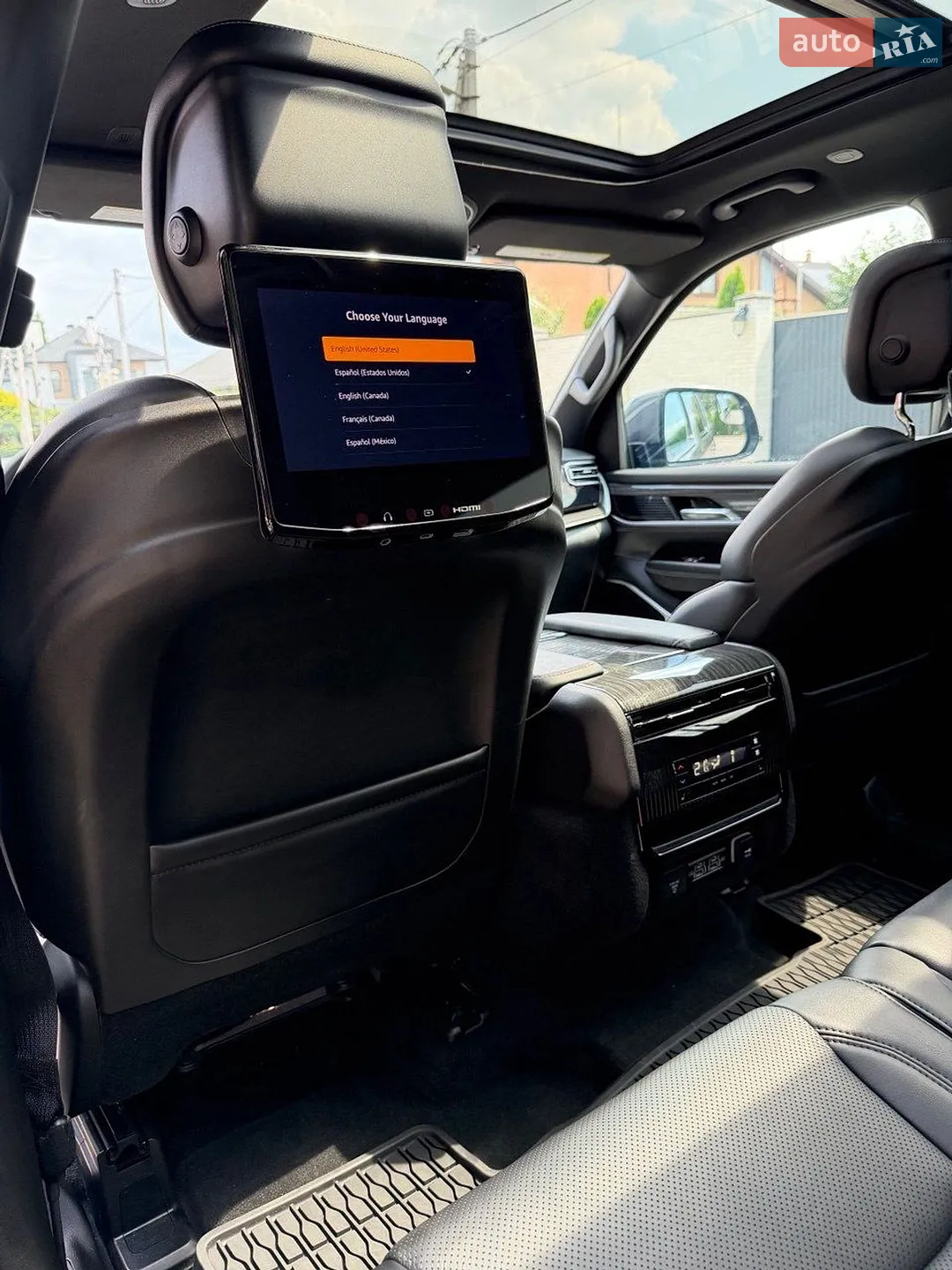 2021 Jeep Grand Wagoneer - мініатюра 10