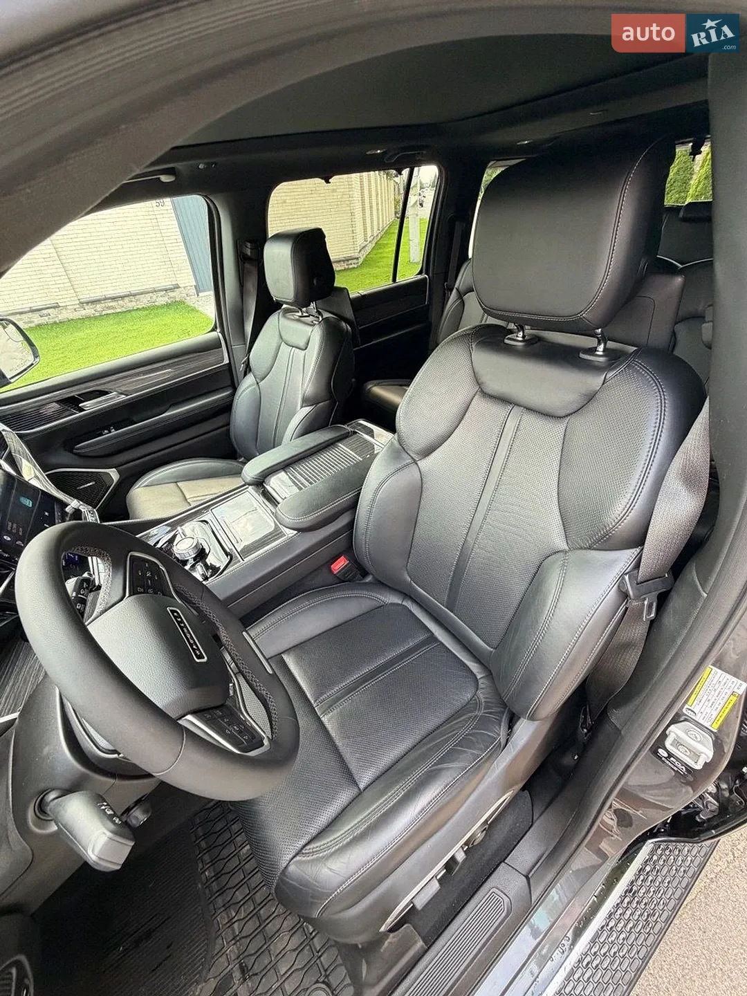 2021 Jeep Grand Wagoneer - мініатюра 5