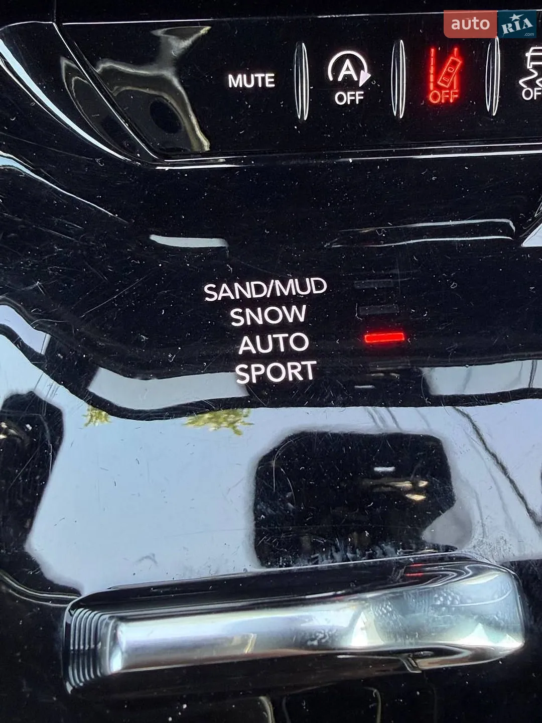 2021 Jeep Grand Wagoneer - мініатюра 25