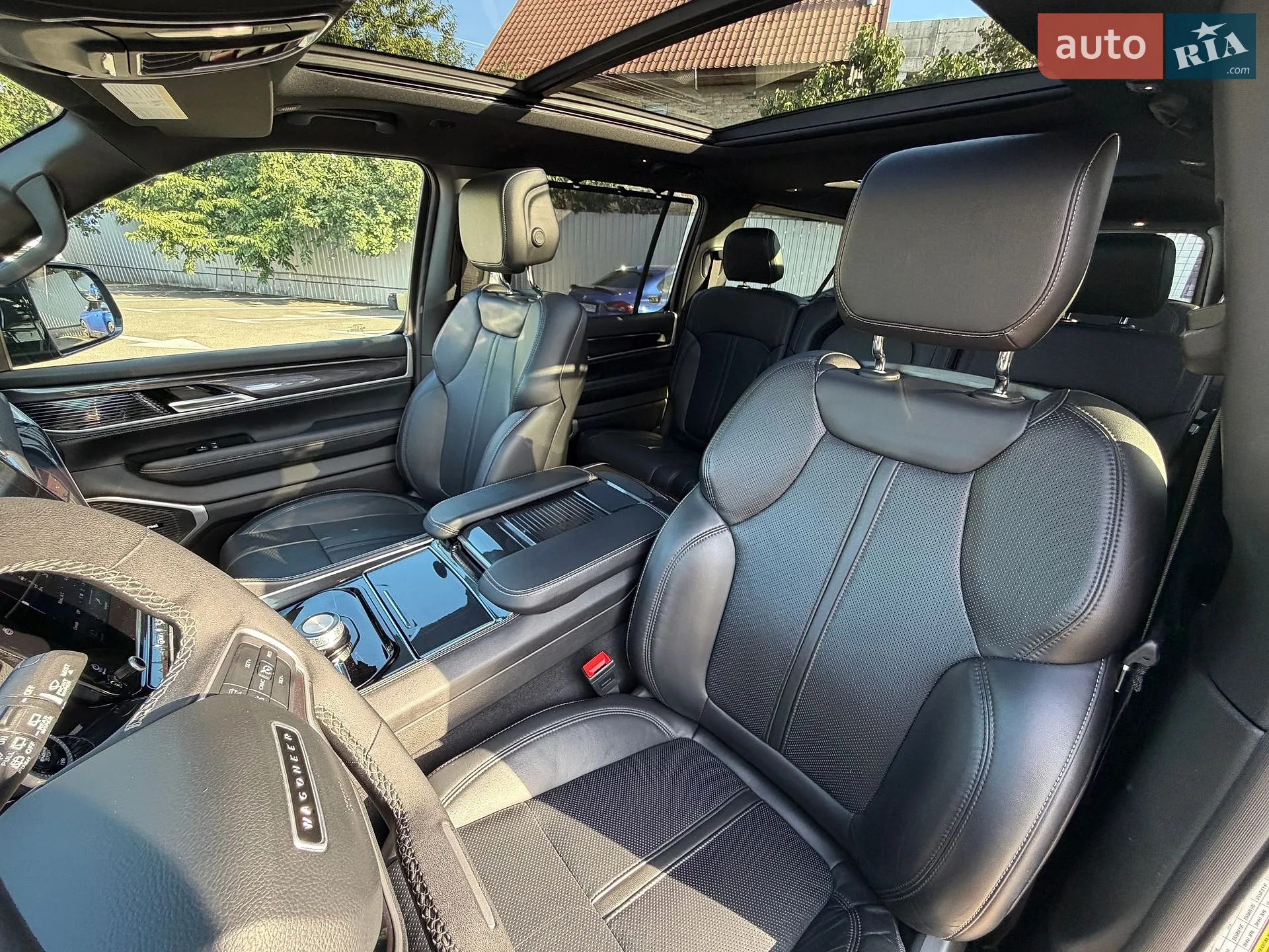 2023 Jeep Grand Wagoneer - мініатюра 21