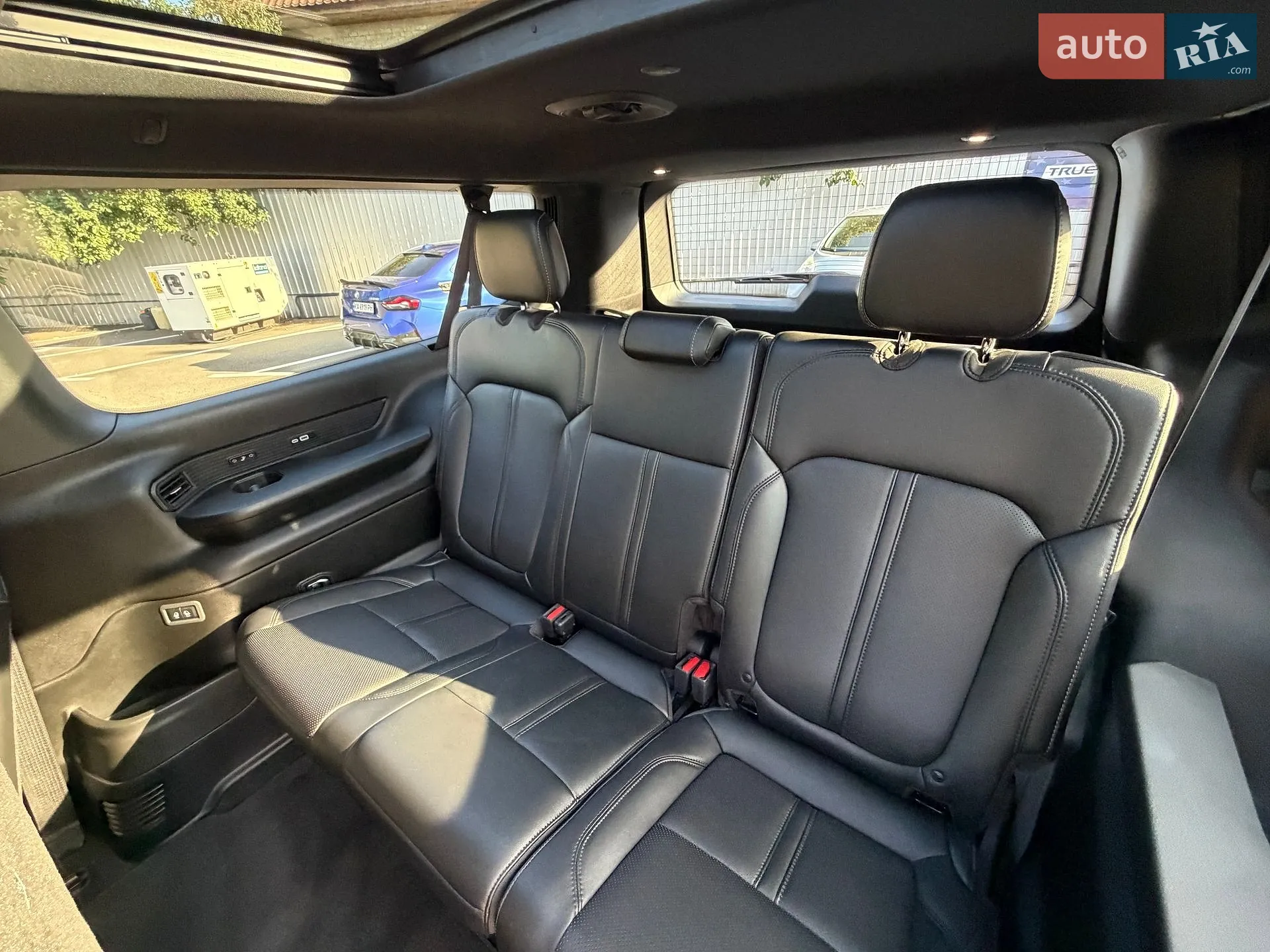2023 Jeep Grand Wagoneer - мініатюра 51