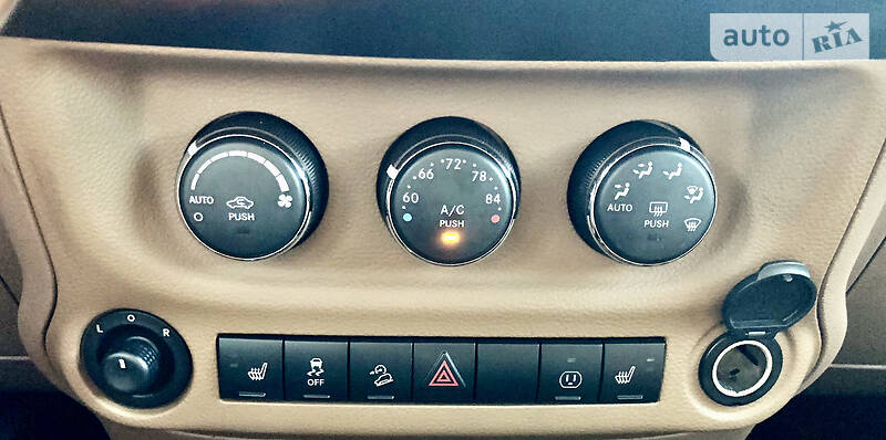 Позашляховик / Кросовер Jeep Wrangler 2012 в Одесі фото 34 Позашляховик / Кросовер Jeep Wrangler 2012 в Одесі