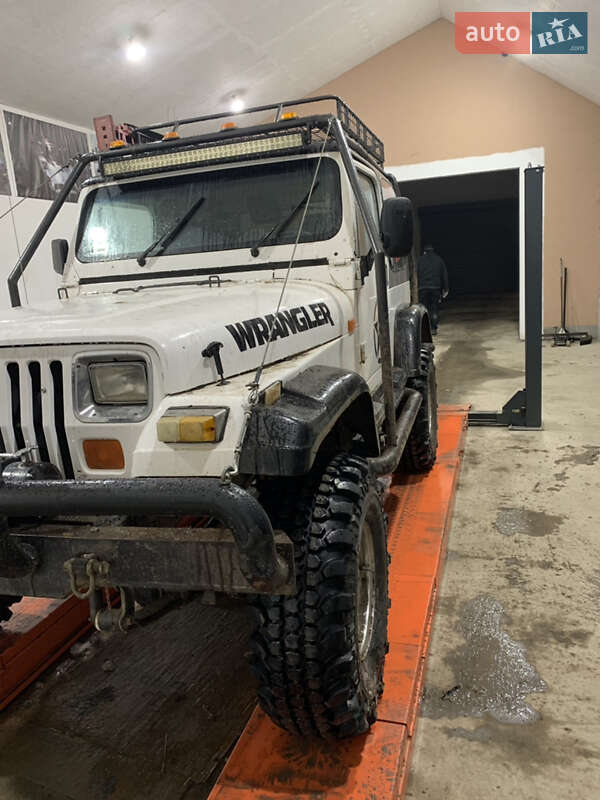 Позашляховик / Кросовер Jeep Wrangler 1992 в Іршаві