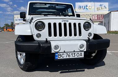 Внедорожник / Кроссовер Jeep Wrangler 2015 в Киеве