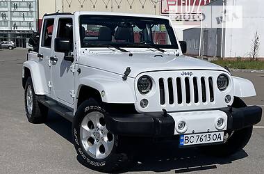 Внедорожник / Кроссовер Jeep Wrangler 2015 в Киеве