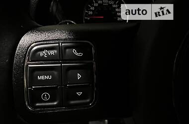 Внедорожник / Кроссовер Jeep Wrangler 2015 в 