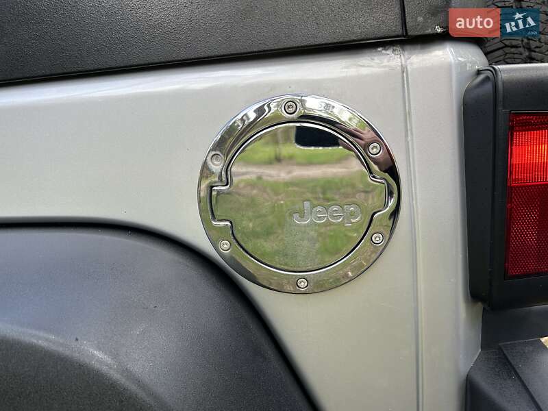 Внедорожник / Кроссовер Jeep Wrangler 2008 в Киеве