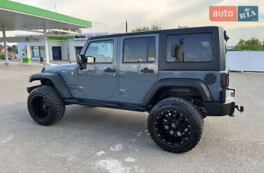 Внедорожник / Кроссовер Jeep Wrangler 2013 в Ивано-Франковске