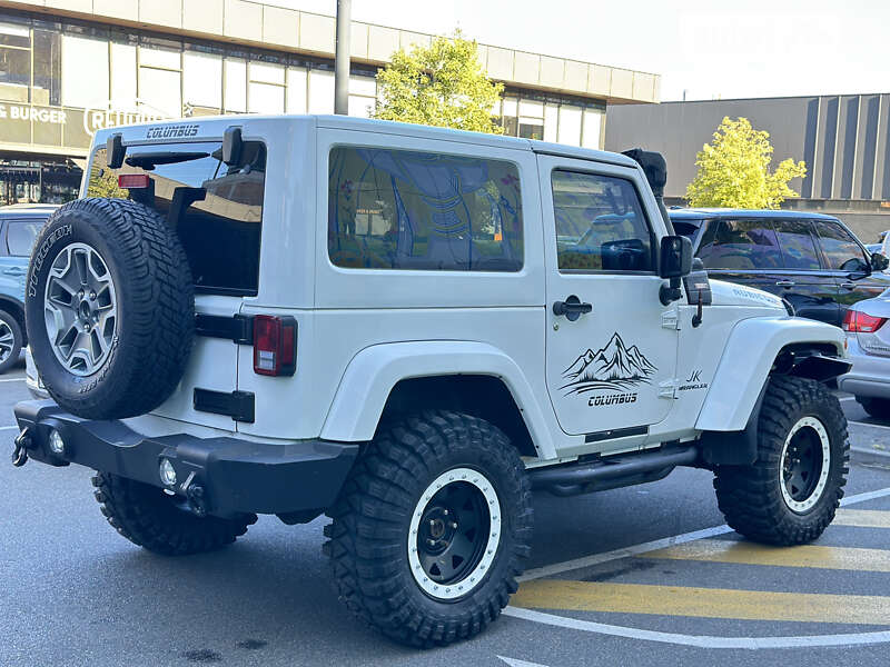 Внедорожник / Кроссовер Jeep Wrangler 2012 в Киеве