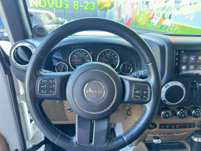 Внедорожник / Кроссовер Jeep Wrangler 2012 в Киеве