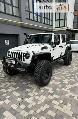 Внедорожник / Кроссовер Jeep Wrangler 2014 в Ивано-Франковске