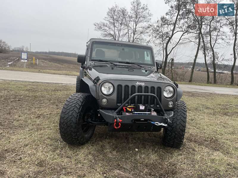 Позашляховик / Кросовер Jeep Wrangler 2016 в Києві