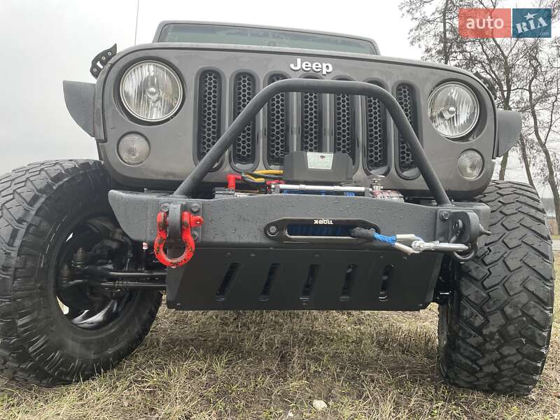 Позашляховик / Кросовер Jeep Wrangler 2016 в Києві