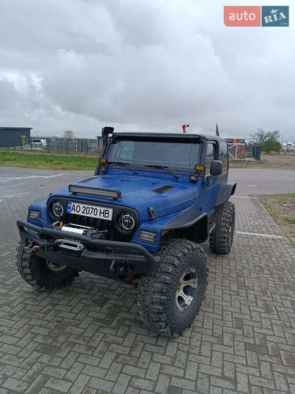 Внедорожник / Кроссовер Jeep Wrangler 2005 в Тячеве