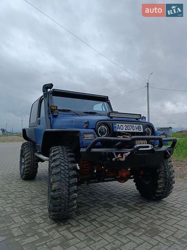 Внедорожник / Кроссовер Jeep Wrangler 2005 в Тячеве