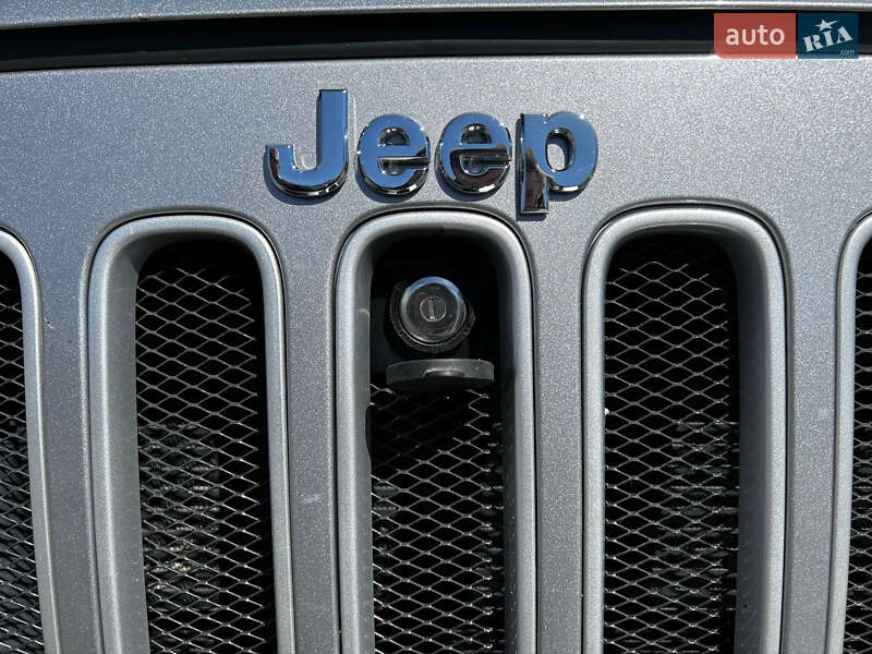 Внедорожник / Кроссовер Jeep Wrangler 2016 в Киеве