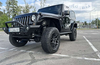 Внедорожник / Кроссовер Jeep Wrangler 2016 в Киеве