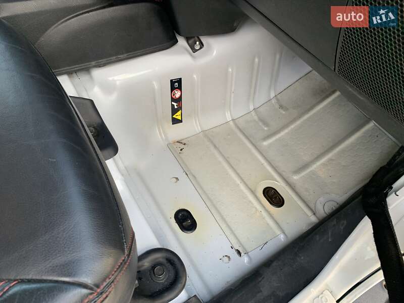 Внедорожник / Кроссовер Jeep Wrangler 2017 в Черновцах фото 16 Внедорожник / Кроссовер Jeep Wrangler 2017 в Черновцах