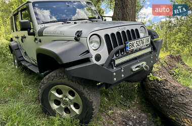 Внедорожник / Кроссовер Jeep Wrangler 2011 в 