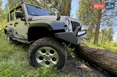 Внедорожник / Кроссовер Jeep Wrangler 2011 в 