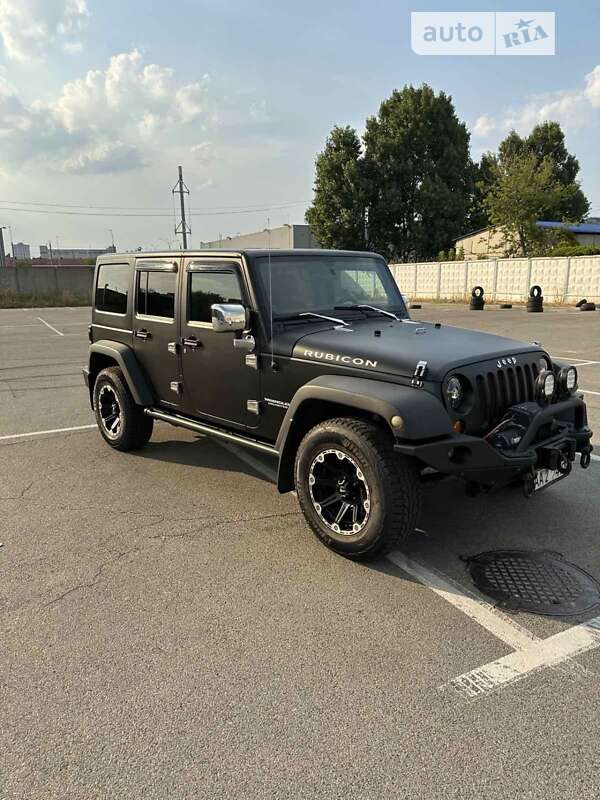 Внедорожник / Кроссовер Jeep Wrangler 2011 в Киеве