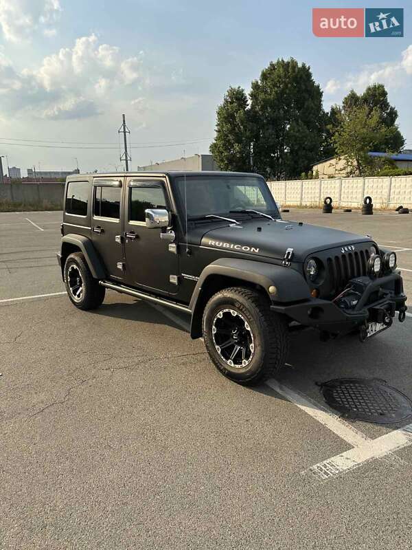 Внедорожник / Кроссовер Jeep Wrangler 2011 в Киеве
