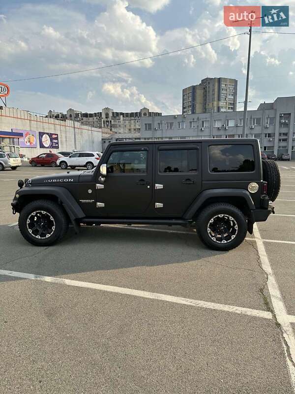 Внедорожник / Кроссовер Jeep Wrangler 2011 в Киеве