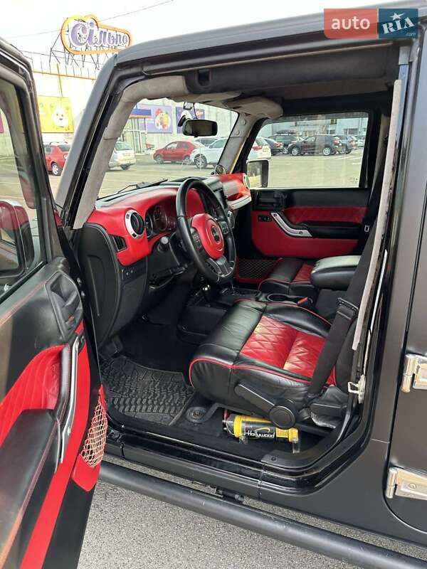 Внедорожник / Кроссовер Jeep Wrangler 2011 в Киеве
