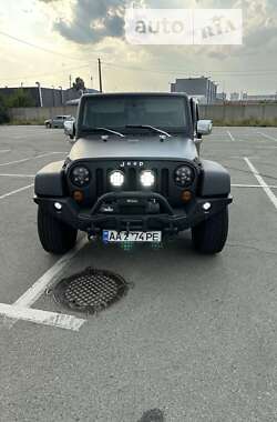 Внедорожник / Кроссовер Jeep Wrangler 2011 в Киеве