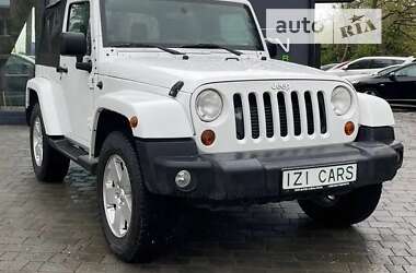 Внедорожник / Кроссовер Jeep Wrangler 2013 в Львове