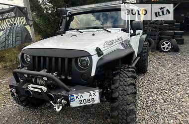 Позашляховик / Кросовер Jeep Wrangler 2012 в Тячеві