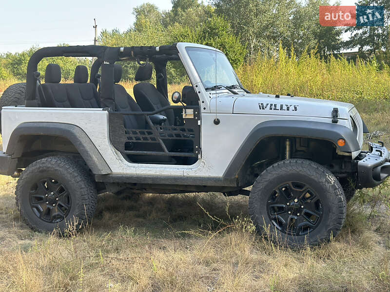 Внедорожник / Кроссовер Jeep Wrangler 2016 в Киеве фото 2 Внедорожник / Кроссовер Jeep Wrangler 2016 в Киеве