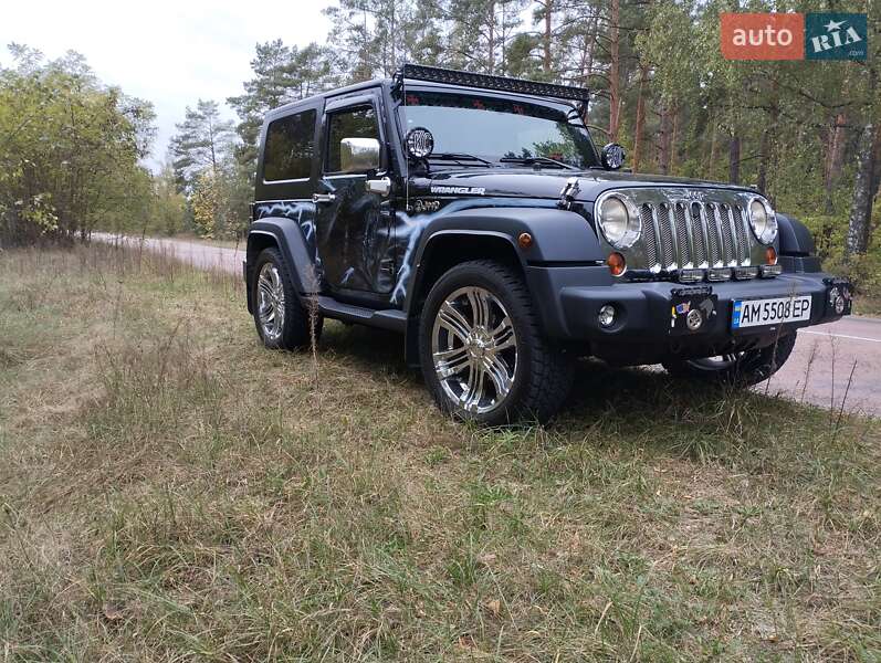 Внедорожник / Кроссовер Jeep Wrangler 2009 в 