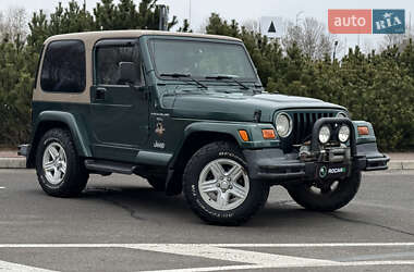 Внедорожник / Кроссовер Jeep Wrangler 2000 в 