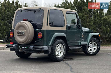 Внедорожник / Кроссовер Jeep Wrangler 2000 в 