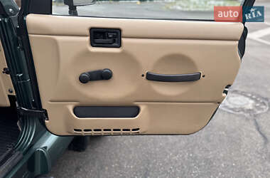 Внедорожник / Кроссовер Jeep Wrangler 2000 в 
