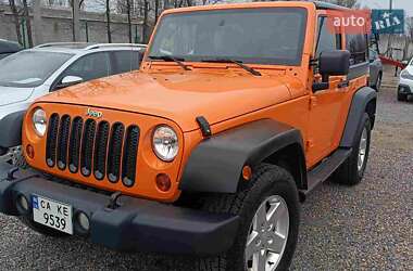 Внедорожник / Кроссовер Jeep Wrangler 2012 в 